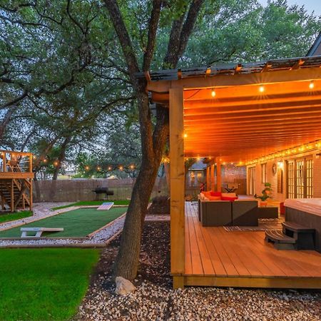 Luxurious Home With Hot Tub & Tree Deck By 6Flags San Antonio Eksteriør billede