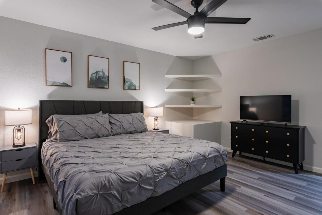 Luxurious Home With Hot Tub & Tree Deck By 6Flags San Antonio Eksteriør billede
