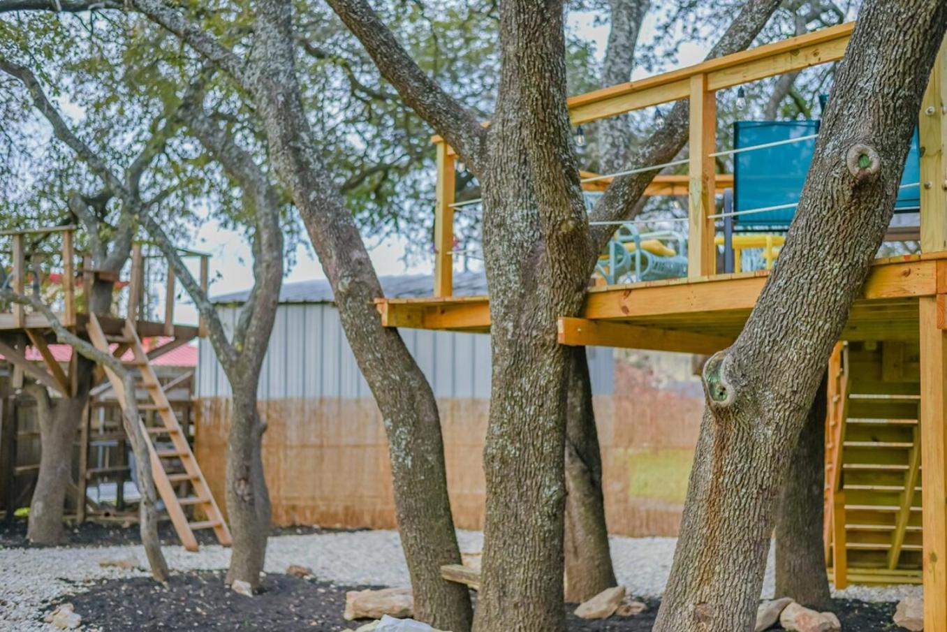 Luxurious Home With Hot Tub & Tree Deck By 6Flags San Antonio Eksteriør billede