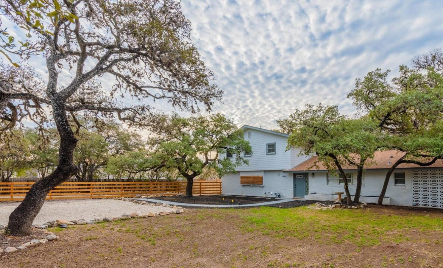 Luxurious Home With Hot Tub & Tree Deck By 6Flags San Antonio Eksteriør billede