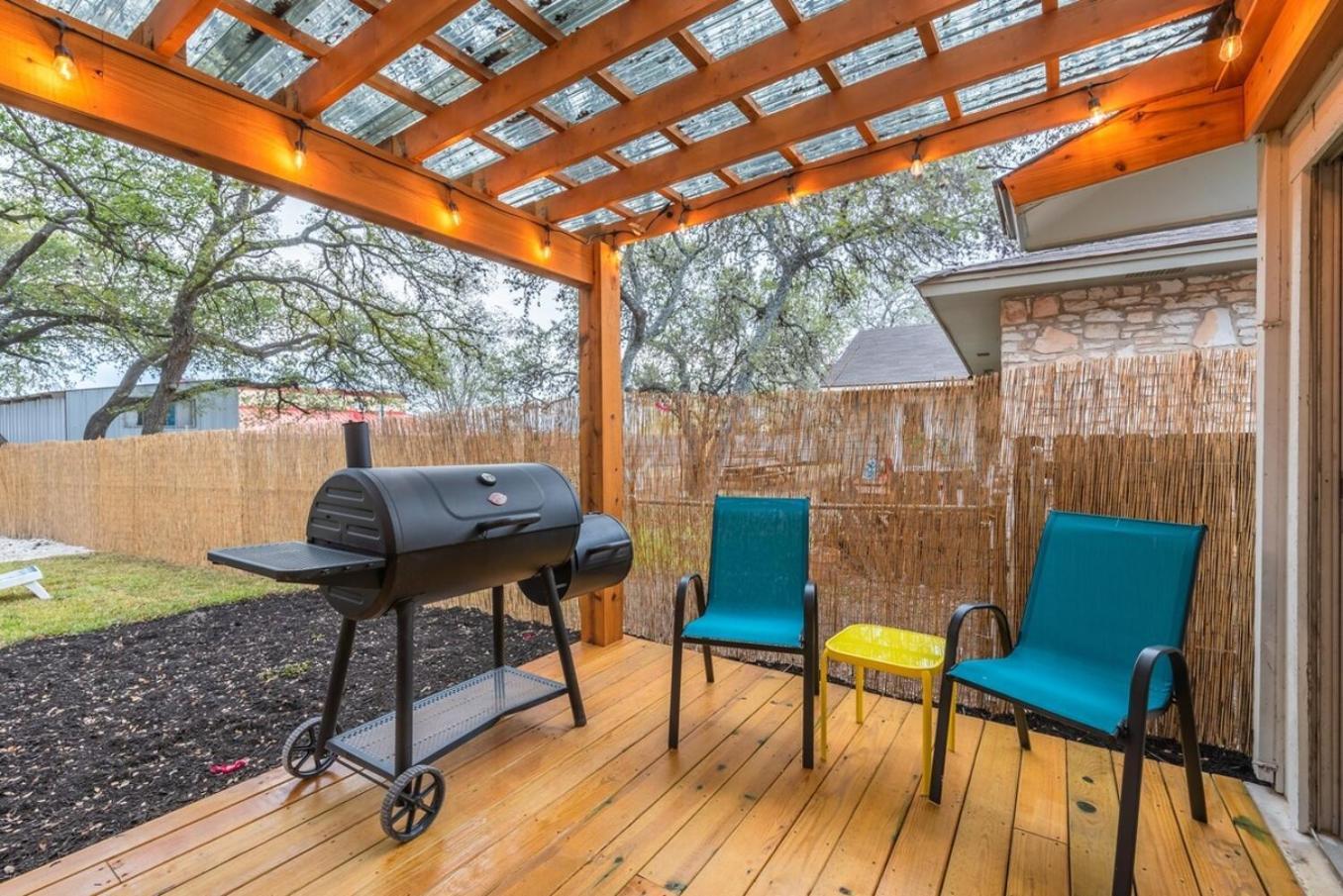 Luxurious Home With Hot Tub & Tree Deck By 6Flags San Antonio Eksteriør billede