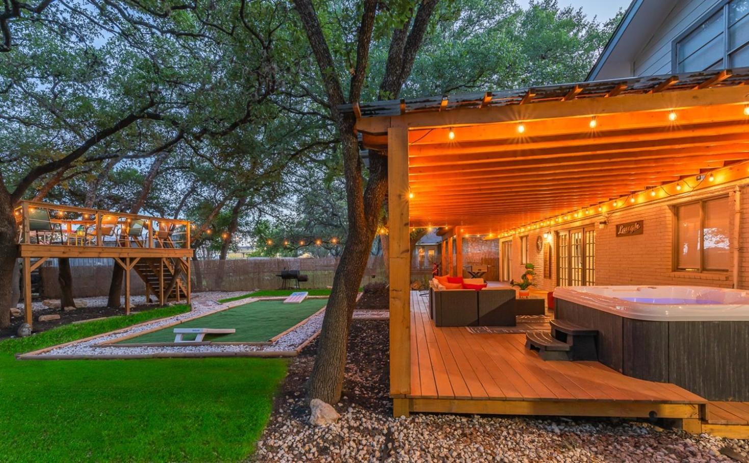 Luxurious Home With Hot Tub & Tree Deck By 6Flags San Antonio Eksteriør billede
